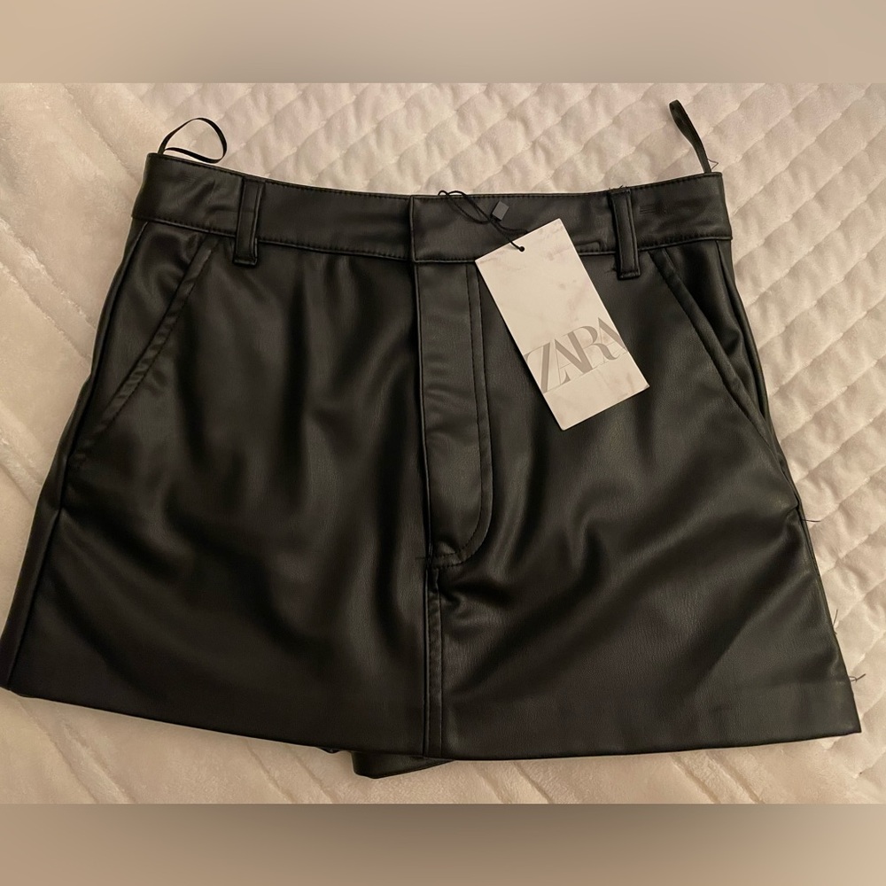 NWT Zara mini pleather skort